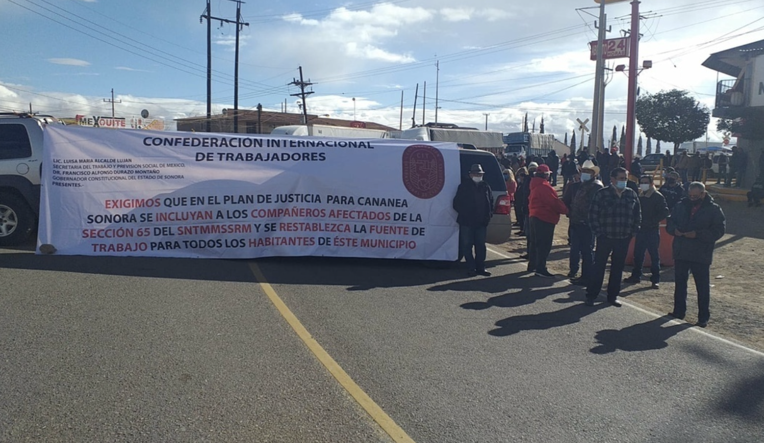 Mineros piden intervención de AMLO en conflicto laboral en Cananea